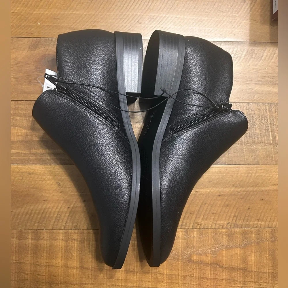 Kensie Sammy Black Ankle Boot - Picture 5 of 12